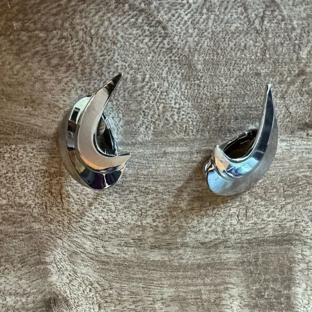Sarah Coventry Crescent Clip On Earrings Vintage Silver Tone 1960s Collectible